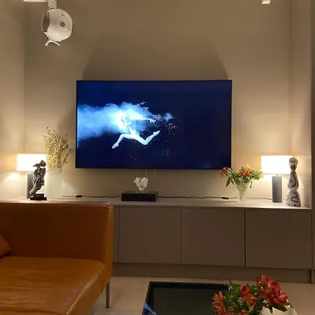 Apartment Luxury With 2 Bedrooms, 1,5 Bathrooms, Balcony And Garage *