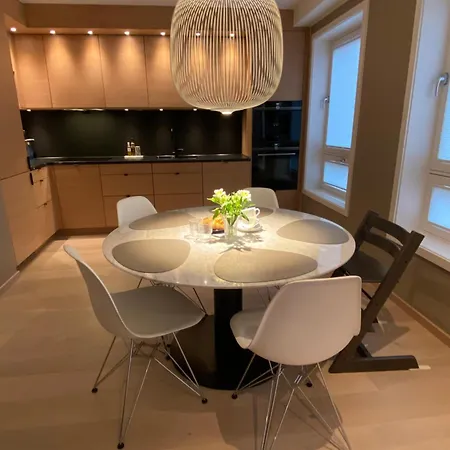 Luxury With 2 Bedrooms, 1,5 Bathrooms, Balcony And Garage Apartment