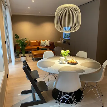 Luxury With 2 Bedrooms, 1,5 Bathrooms, Balcony And Garage 利勒斯特罗姆