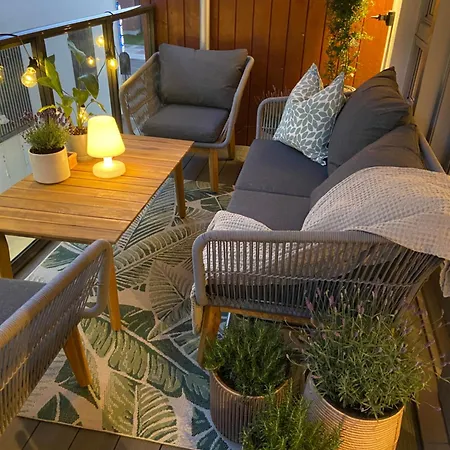 公寓 Luxury With 2 Bedrooms, 1,5 Bathrooms, Balcony And Garage *