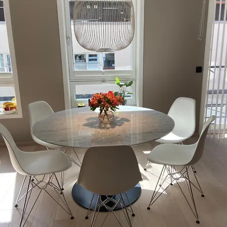 Luxury With 2 Bedrooms, 1,5 Bathrooms, Balcony And Garage